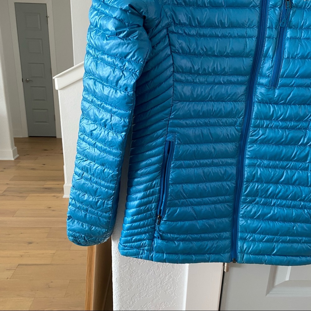 Patagonia Ultralight Down Puffer Jacket - Picture 5 of 6